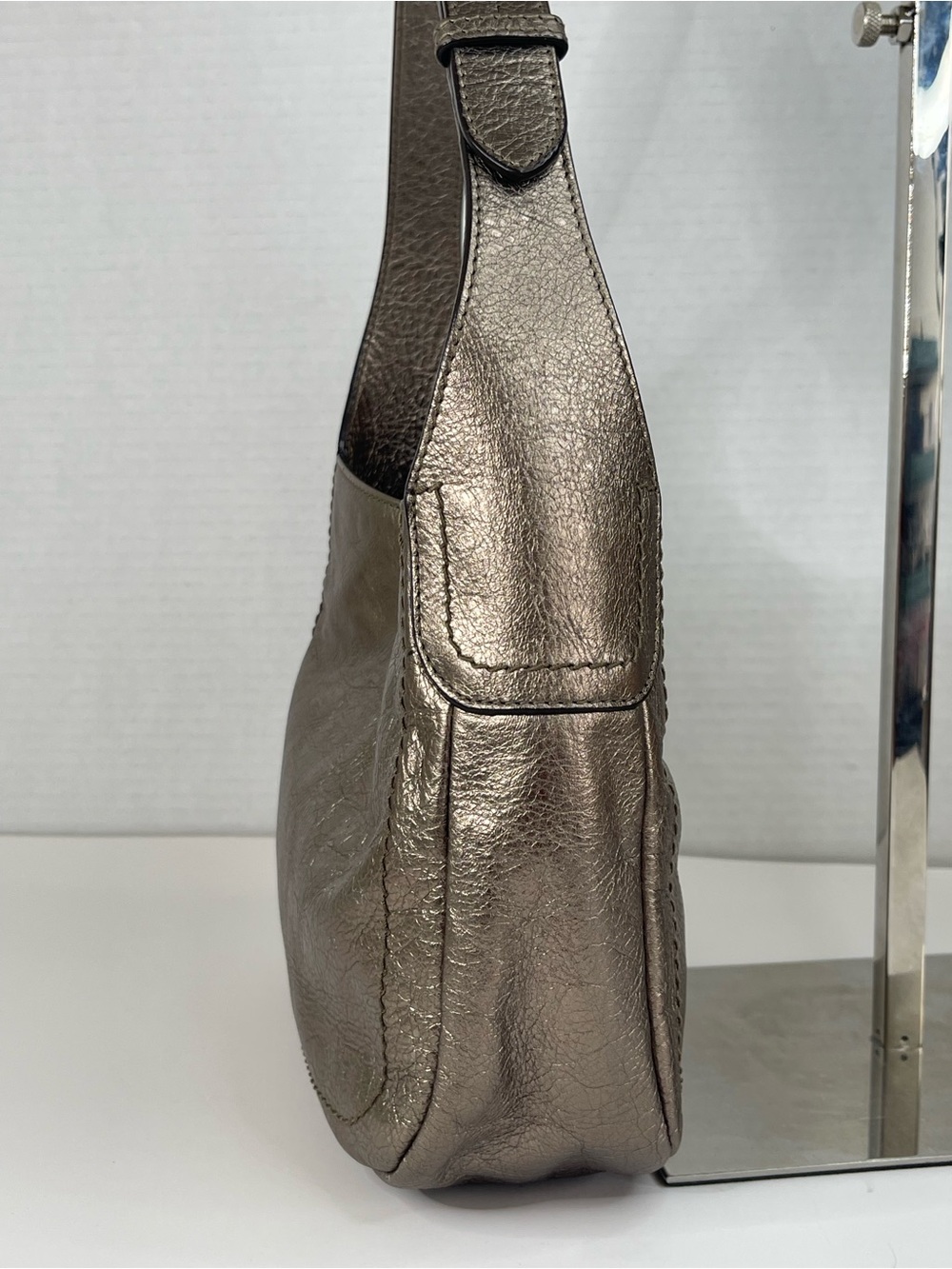 Salvatore Ferragamo Gancini shoulder bag - Picture 4 of 16